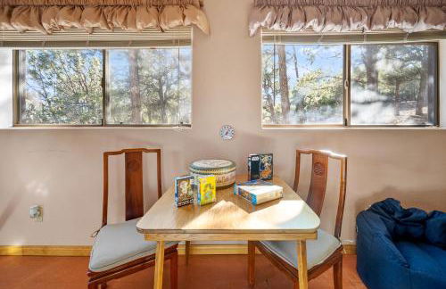 Breathtaking Cabin Backing the National Forest - Foto 34