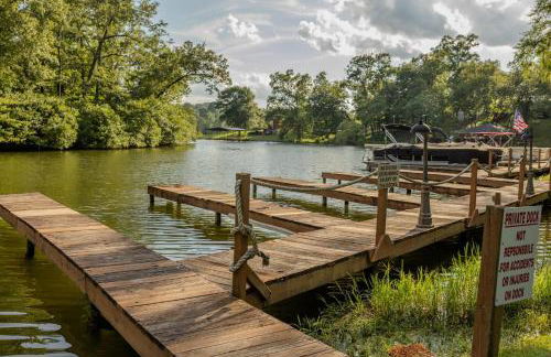 Cozy Lakeside Escape near Hot Springs - Foto 2