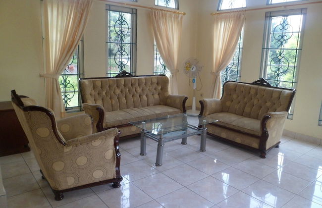 Villa Kota Bunga Lavender - Photo 9