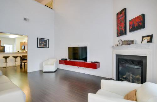 Inviting High Point Townhome with Patio and Privacy! - Foto 5