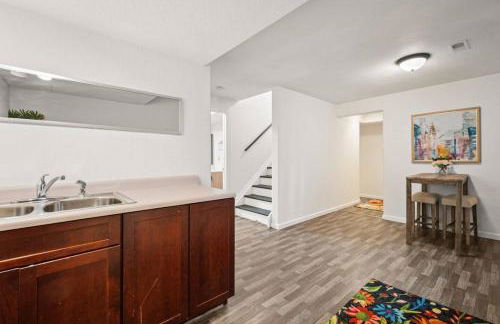 Spacious SIX Bedroom, Great Location - Foto 36