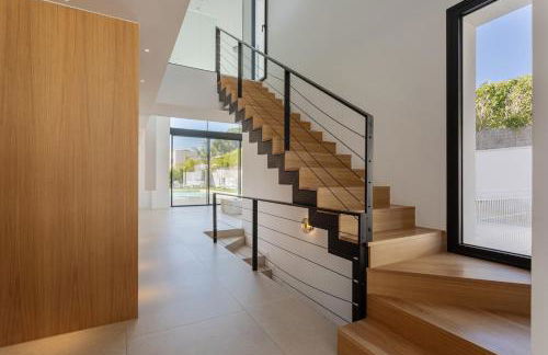 Ultra-Modern 5-Bed Luxury Chalet with Private Pool & Home Cinema 13 Min To Beach - Foto 22