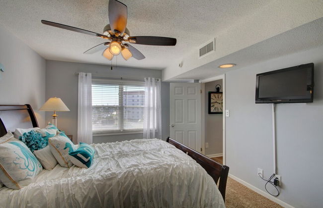 243 El Matador 2 Bedroom Condo by RedAwning - Photo 3