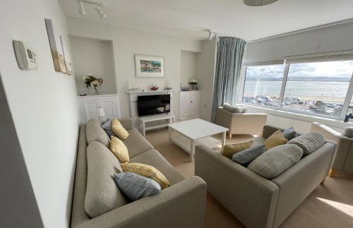 Lovely seafront 2 bedroom Apartment 4 - Foto 1