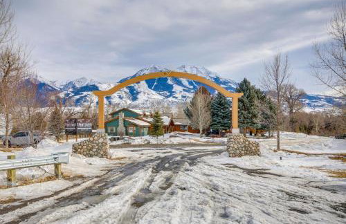 Spacious Yellowstone River Retreat with Trails! - Foto 37