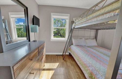 Pet-Friendly Bay View Home w/ Screened Pool Near Lighthouse - Foto 21