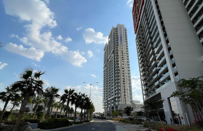 Modern 1 BR Golf Vita Damac Hills 1 - Foto 1