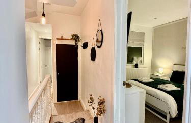 Superb Duplex in North London with reserved parking - Photo 57