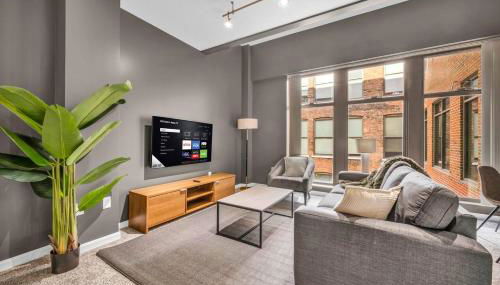 HUGE Luxe Downtown Flat: Pool Table & Parking - Foto 2