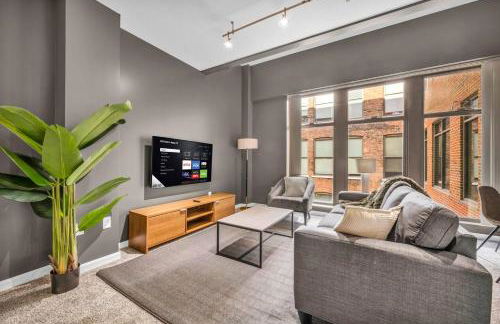 HUGE Luxe Downtown Flat: Pool Table & Parking - Foto 2