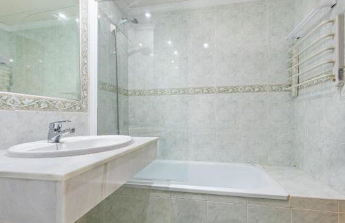 Sun & Sand Beach Apartment - Photo 17