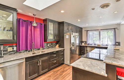 Vibrant Weaverville Escape with Deck and Creek! - Foto 10