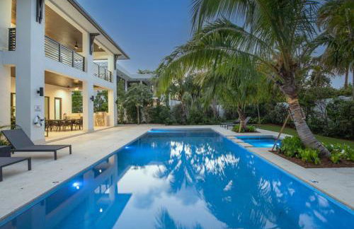 Villa in Coral Gables with Pool Jacuzzi Game Room - Foto 53