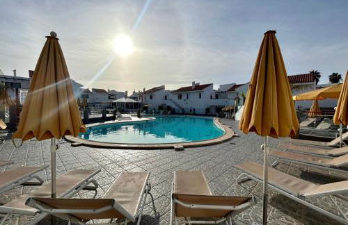 Lovely newly refurbished 1 Bedroom Flat Minutes From Sandy Beach,private terrace - Photo 16