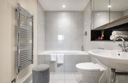 BEST THAMES VIEWS in TOWN! LARGE LUXXE NOMAD DESIGN FAMILY HOMES المساحة والأناقة تلتقي مع الراحة العربية - Foto 73