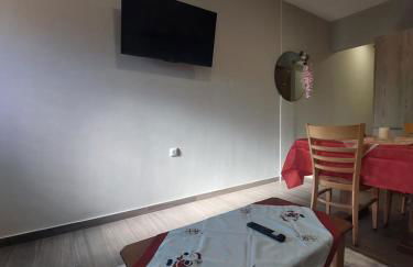 River Studio - Photo 14