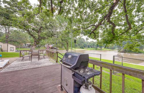 Lakefront Gun Barrel City Home with Dock and Deck - Foto 30