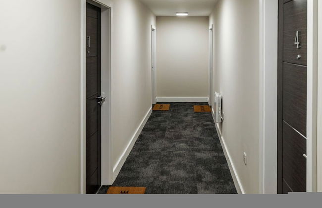 Luxury Manchester Apartment - Orange - Photo 13