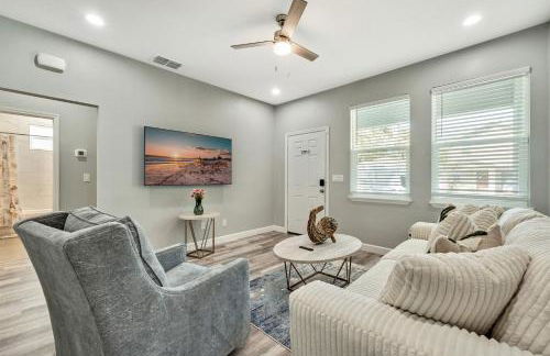 Chic Retreat-Stunning Design Cozy Fire Pit Escape! - Foto 2