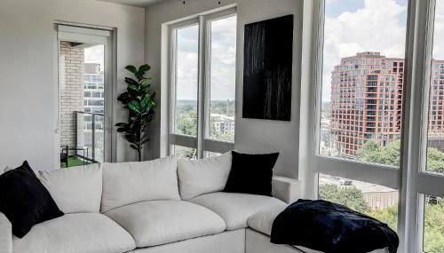 Upscale Midtown Retreat , Free Parking & Close to Mercedes-Benz - Foto 2