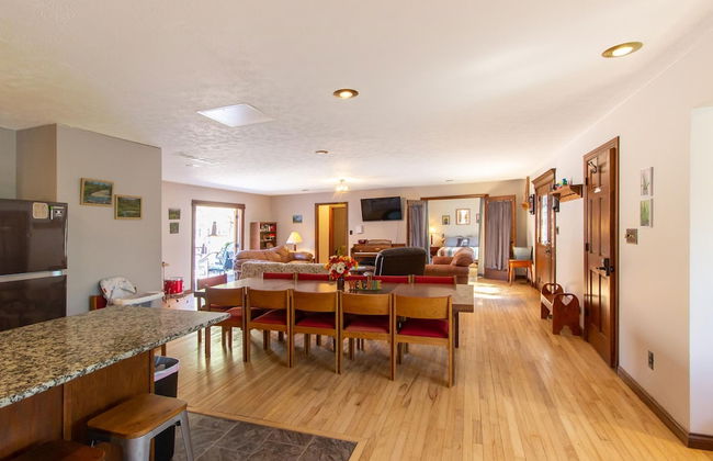 Private Retreat w Pool Hot Tub and Dining Hall - Foto 16