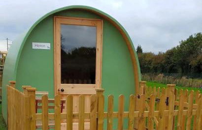 Green Dragon and Kitchen Pod - Sleeps 2 & Parking - Photo 1