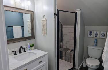 Pinetop Getaway with Sunset Deck & Fire Pit Table - Foto 3