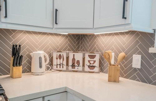 Luxury Charming 3BR 3Bath Free Wi-FI 8 Guests, Gated Home, Houston Downtown - Photo 39