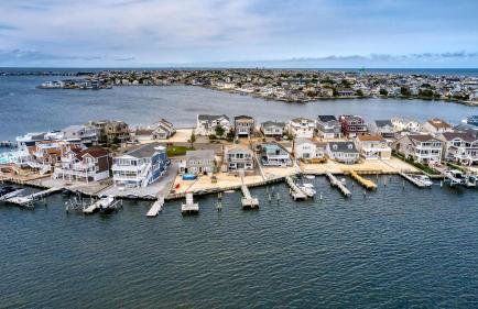 Bay Front 2Nd Floor Duplex Boasts Amazing Bay Views From Both Porch And Deck Located In Ship Bottom 14016 - Photo 31