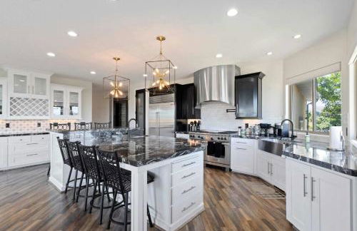 Majesty Estate in Salt Lake with Private Pool and Sport Court - Foto 12