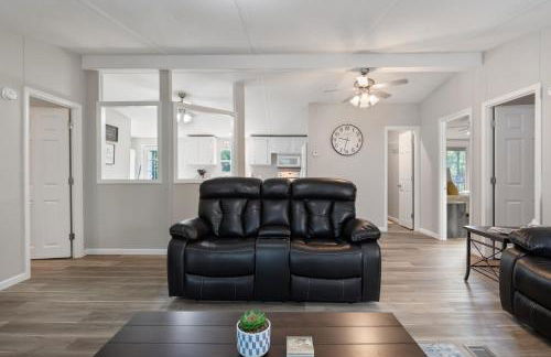 New! 2 Homes-Firepit, Hot Tub, Huge Yard and Dock - Foto 5