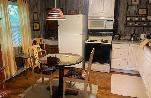 Mary's Place - Studio surrounded by nature but close to High Point - Photo 17