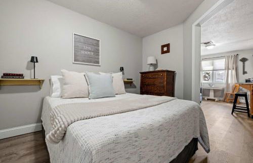 Fully Furnished 1st Floor 1 Bed 1 Bath Condo - Close To Shopping & Hwys North&South - Foto 2