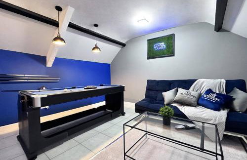 Sleek Skyward Serenity 2bed w Pool Table - Ystrad - Foto 8