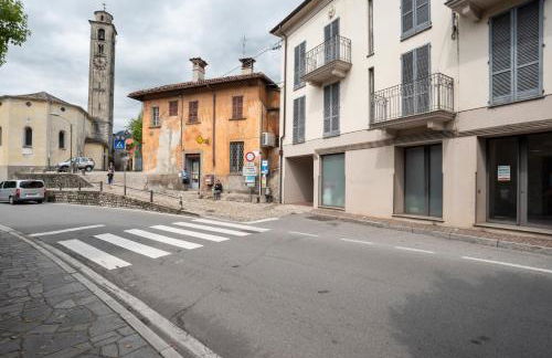 GuestHost - Lake Como Studio with Balcony & Parking! - Foto 12