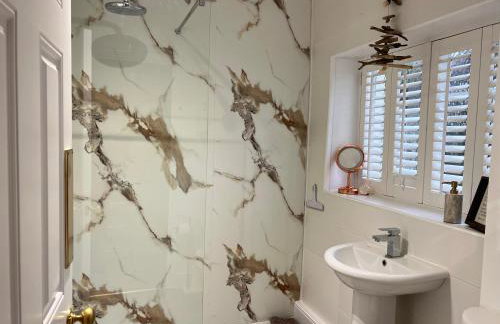 Church View a first floor apartment in the heart of historic Topsham - Foto 5