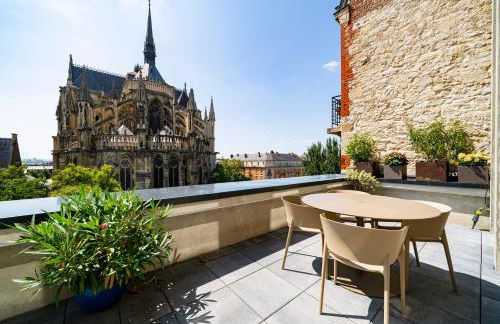 Les Suites 7 Anges - Vue Cathédrale, Parking & Centre Historique Reims - Foto 6