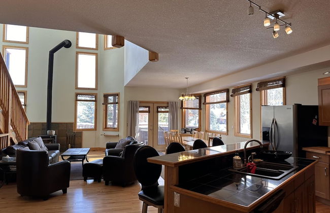 The Stemwinder Lodge by Simply Kimberley - Photo 9