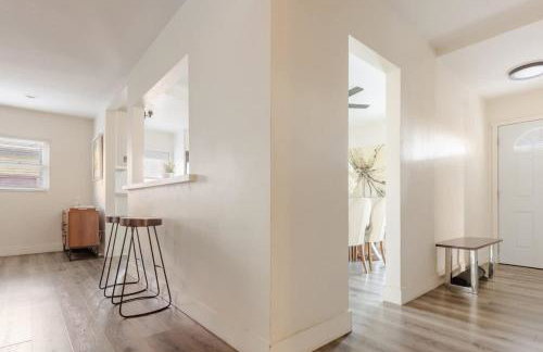 Spacious Disneyland 5 Bedroom 4 Bath House with Game Room - Foto 11