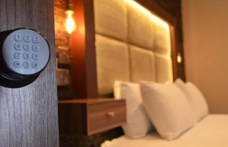 Afan Valley Hotel Suites Modern Ensuite Room for Contractors with Free Parking & WiFi - Foto 7