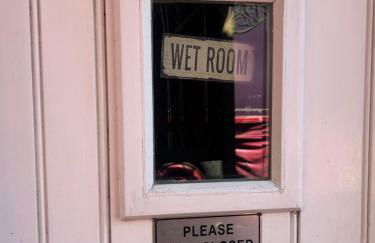 Rhodes To Serenity - Showmans Van - Foto 11