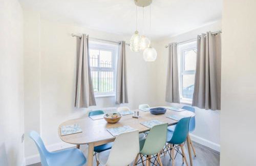 The Neal's 4 Bedroom House in Buxton Sleeps 8 - Photo 16