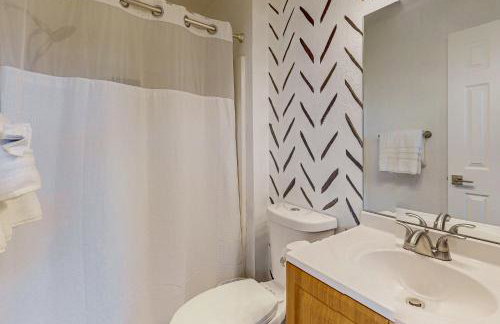 Near Hiking and Biking! Flagstaff Condo with Grill - Foto 17