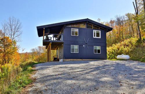 RoundTop Chalet - Hot Tub, Fire Pit & Mountain Views near Killington & Okemo - Foto 9