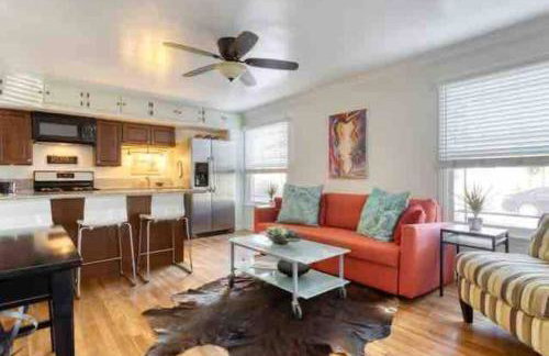 Belmont Shore Beach Bungalow, 2 min walk to town! - Foto 3