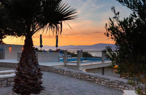 VILLA AGAPE - Three bedroom villa on 15k m2 olive grove - Incredible 360 view - Free parking - Private pool and jacuzzi - Foto 3