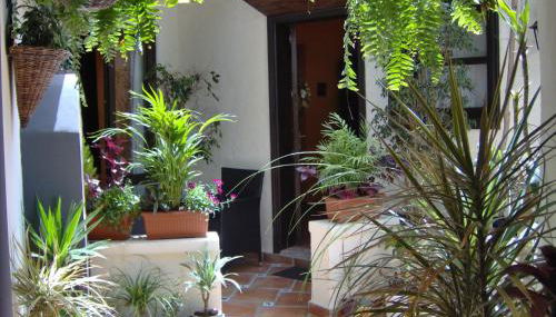 Mediterranean holiday home with small patio-terrace - Foto 2, furniture