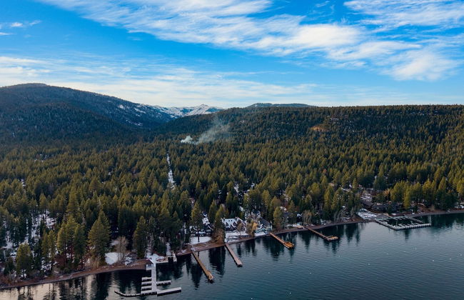 Westlake Cabin by Avantstay Hot Tub Near Skiing Walk to Restaurants Lake - Photo 36