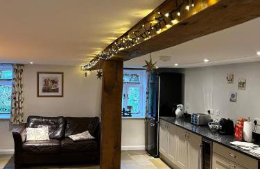 Luxury Farmhouse Retreat with Private Hot Tub & EV - Foto 19