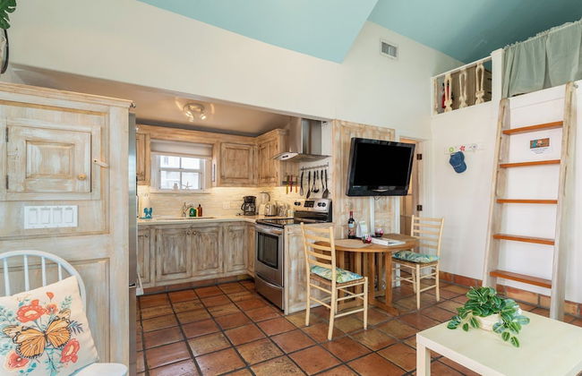 Casita de Catherine by Avantstay 1 Block to Duval St w/ Hot Tub! - Photo 4